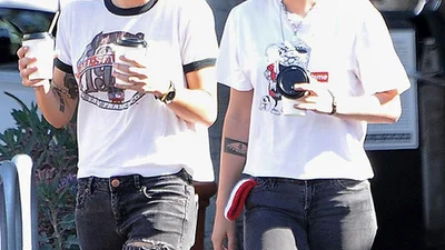 Крістен Стюарт підловили на гарячих поцілунках з дівчиною