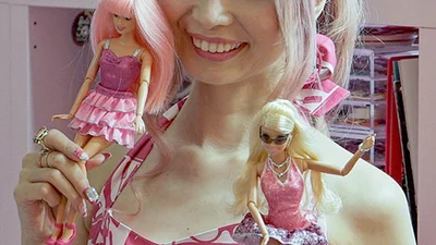 Наче Барбі: американка витрачає гроші, щоб жити як лялька