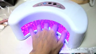 5 помилок манікюру гель-лаком, які шкодять красі ваших нігтів