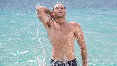 Оголений Скотт Іствуд віджимається 22 рази у новому челенджі