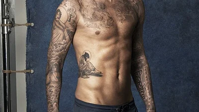15 гарячих зіркових чоловіків, яким неймовірно пасують татуювання