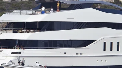 Бейонсе шокувала фанів шаленим стрибком з палуби яхти