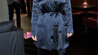 Зірки демонструють, як правильно носити піжаму на вулиці