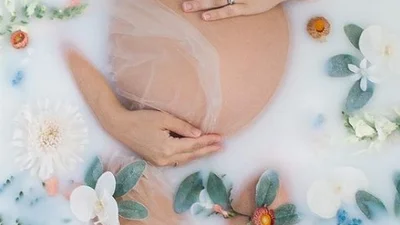 Супертренд: фотосесії вагітних та дітей в молоці підірвали Інтернет