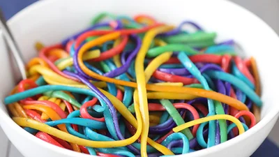 Вразити всіх: як зробити кольорові спагетті вдома