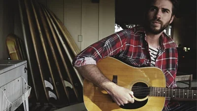 Сексуальний Ліам Хемсворт вражає гарячим образом у новій фотосесії