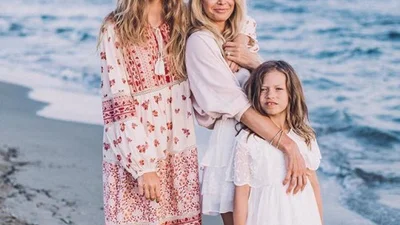 Віра Брежнєва показала ніжну сімейну фотосесію біля моря