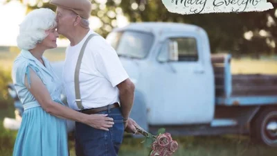 Чарівна фотоісторія кохання літньої пари розчулила мережу