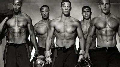 Неймовірні фото сексуальних пожежників