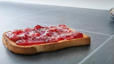 Науковці з`ясували: "правило п`яти секунд" для їжі більше не діє