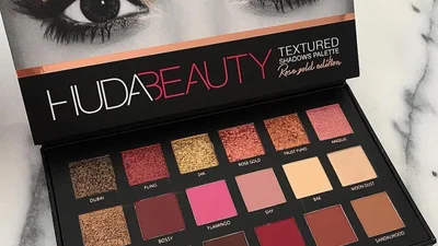 Рожеве золото: два варіанти трендового мейку