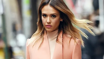 3 вправи, котрі допомагають Джессіці Альбі прийти у форму