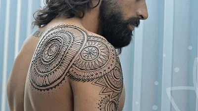 Сексуально: чоловіки, які носять менді