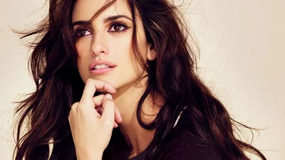 Зваблива Пенелопа Крус в атмосферній фотосесії