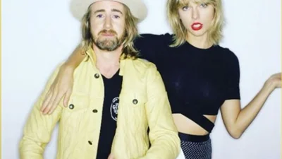 Молода та красива: Тейлор Свіфт похизувалась новою зачіскою