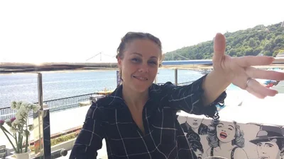 Співачка Alyosha показала рідкісні фото сина