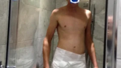 З соскою і в памперсах: майбутній татусь переодягнувся в малюка