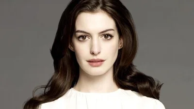 Енн Гетевей вигуляла божевільний наряд