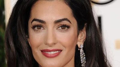 Стріт-стайл: вуличні образи Амаль Клуні