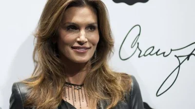 Ідеальна пара: щаслива Сінді Кроуфорд позує з чоловіком