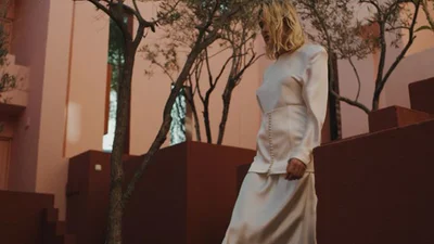 Єва Бушміна презентувала новий чуттєвий кліп