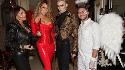 Вечірка на Хелловін: Мерайя Кері продемонструвала спокусливий костюм