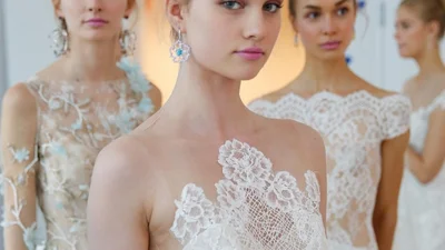 Просто і зі смаком: незабутні весільні зачіски