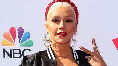 Фото: Крістіна Агілера готується до Хелловіну з гарбузами