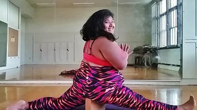 Пишнотіла викладачка йоги зробила фурор в мережі