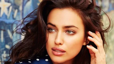 Вид ззаду: Шейк показала гаряче фото в купальнику