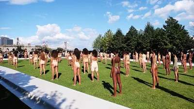 Нервовий зрив: Каньє Вест звільнив 30 оголених моделей