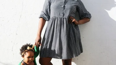 Креативні мами вправляються в моді поки ведуть дітей до школи