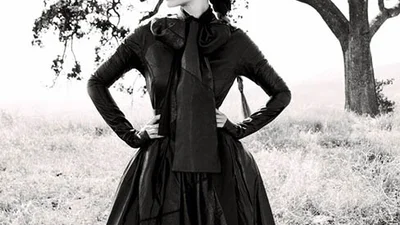 Як монашка: Джіджі Хадід вразила новим фотосетом