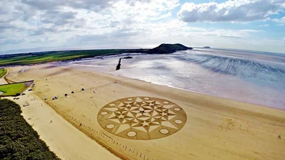 Пісочне мистецтво: пляж перетворили на арт-галерею