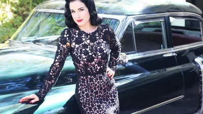 Королева бурлеску: як відтворити зачіску Діти Фон Тіз