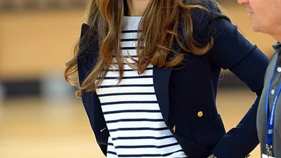 8 зірок, які показали ідеальний прес після пологів