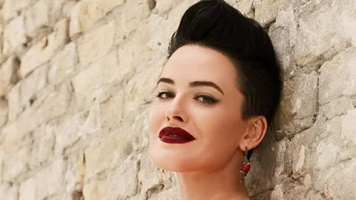 Даша Астаф'єва знялась в сексуальній білизні і без неї