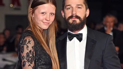 Шайа ЛаБаф одружився у своєму скандальному стилі