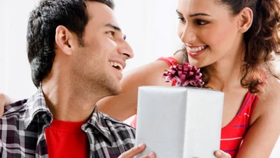 10 подарунків чоловікові до Дня захисника