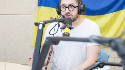 Поцілунки з язиком і клички: Олексій Суханов розповідає про особисте