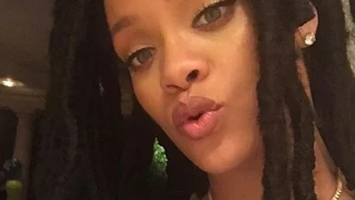 Ріанна показала зворушливе сімейне фото