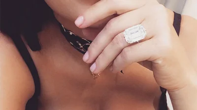 Справжня вартість прикрас, якими зірки хизуються в соцмережах