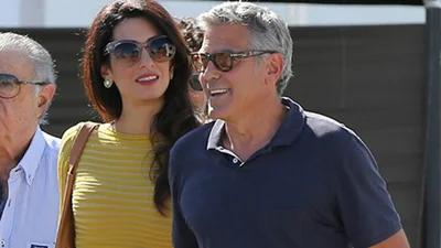 Застукали: Джордж та Амаль Клуні пристрасно цілуються на людях