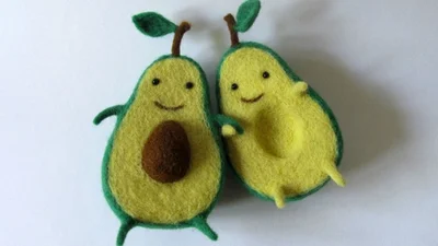 Українка створює зворушливі авокадо з вовни