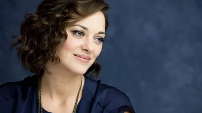 Маріон Котіяр вразила жіночним стилем