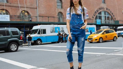 Трендові джинси, без яких ви не зможете обійтись у цьому сезоні