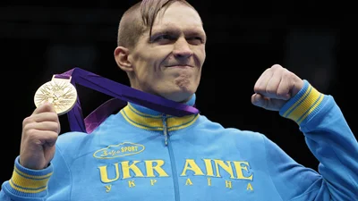 Олександр Усик: українського боксера визнали кращим боксером року