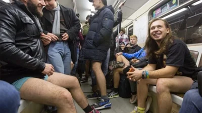 В Україні провели дивний флешмоб в трусах