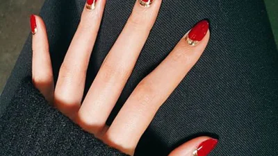 Зі смаком: 6 ідей для червоного манікюру