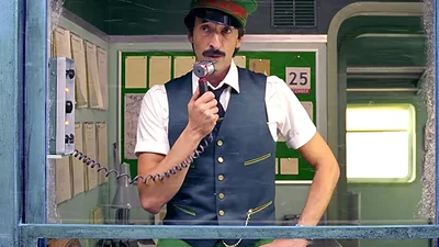 H&M представив новорічний ролик з Едрієном Броуді